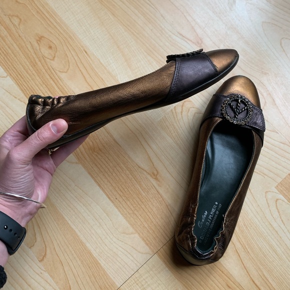 Couture Donald J. Pliner 9N Peace Sign Jeweled Flats - Picture 3 of 8